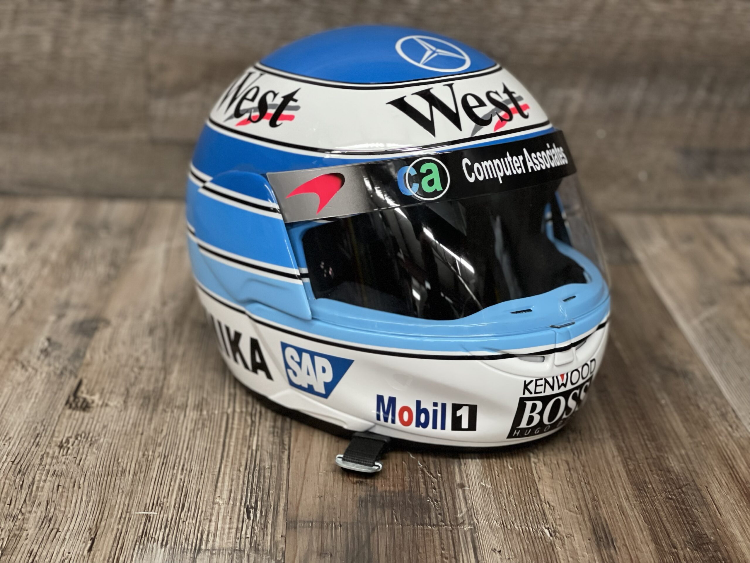 F-1 Series Mika Hakkinen 1999 Championship Season BELL Replica